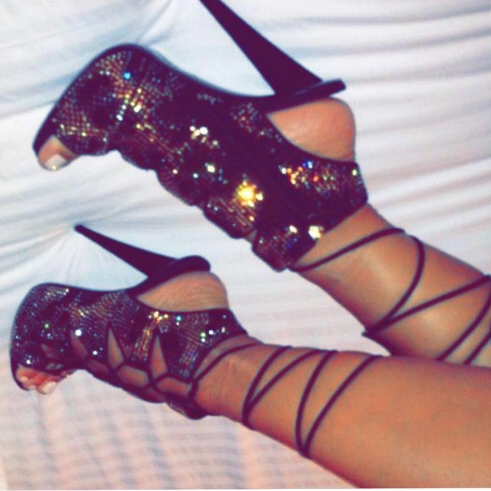 ✨Giuseppe Zanotti Rhinestone Heels✨